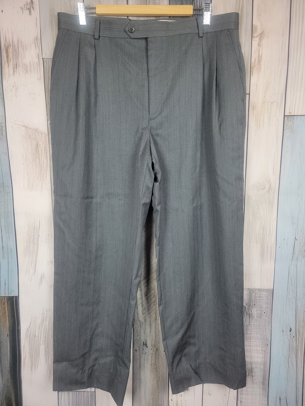 Wilke Rodriguez Gray Dress Pants Size 36 Waist